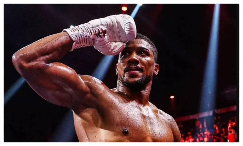 Former world champion Joshua back in gym after horror crash