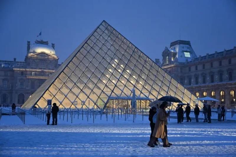 Louvre heist probe still aims to 'recover jewellery', top prosecutor says