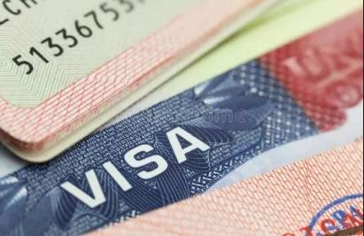 FIA offloads passengers going abroad on fake visas from Islamabad Airport