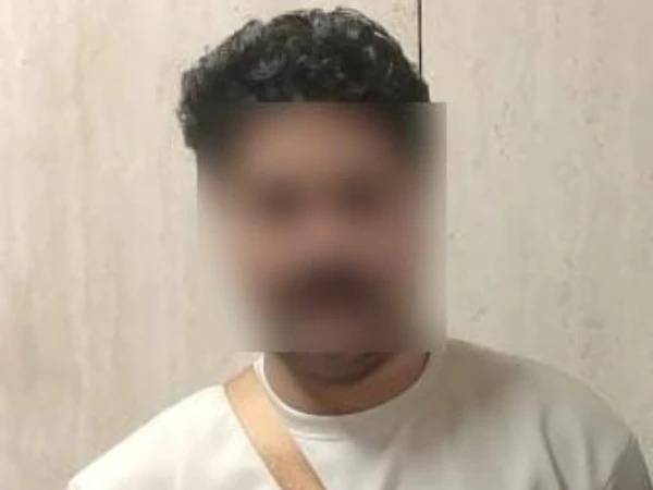 Passenger offloaded at Karachi Airport for using fake travel documents 
