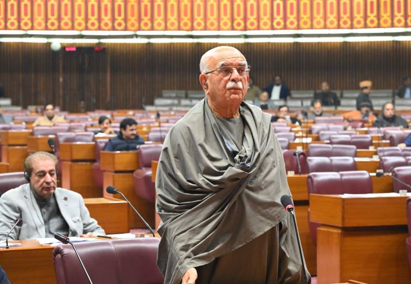 Achakzai assumes role as opposition leader, calls for unity and parliamentary supremacy