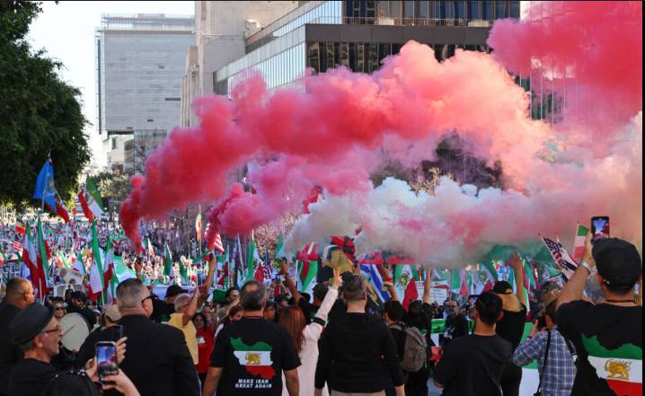 Thousands march in US to back Iranian anti-government protesters