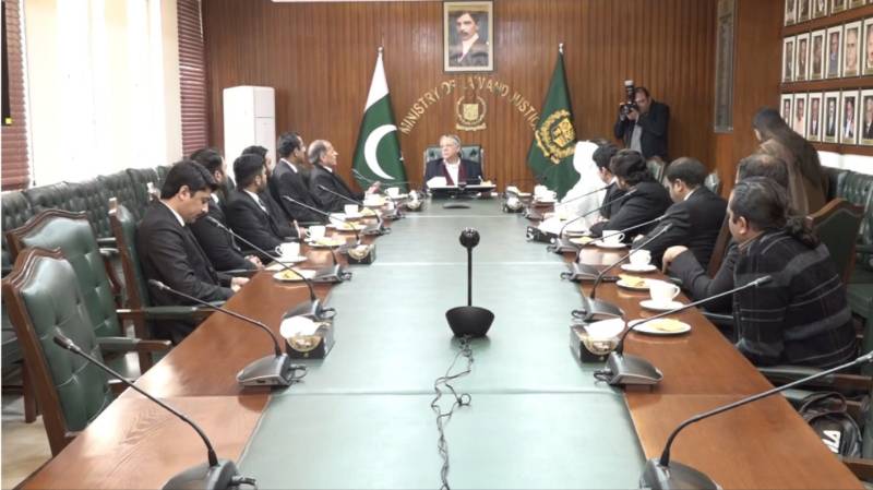 Gujarat and Murree Bar delegations call on Law Minister