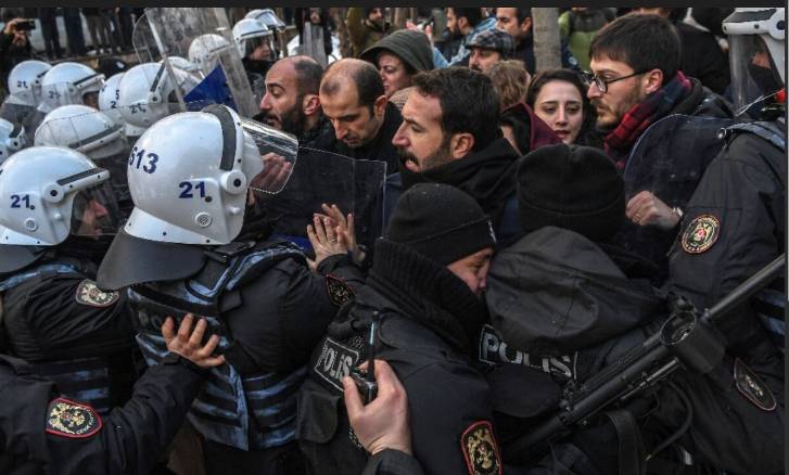 Turkey warning as PKK vows won't abandon Syria's Kurds