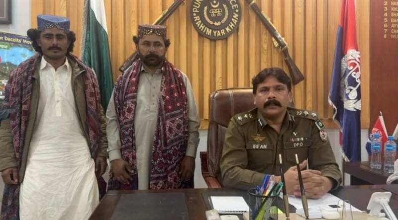 Social media-savvy robbers surrender to police in Ubauro
