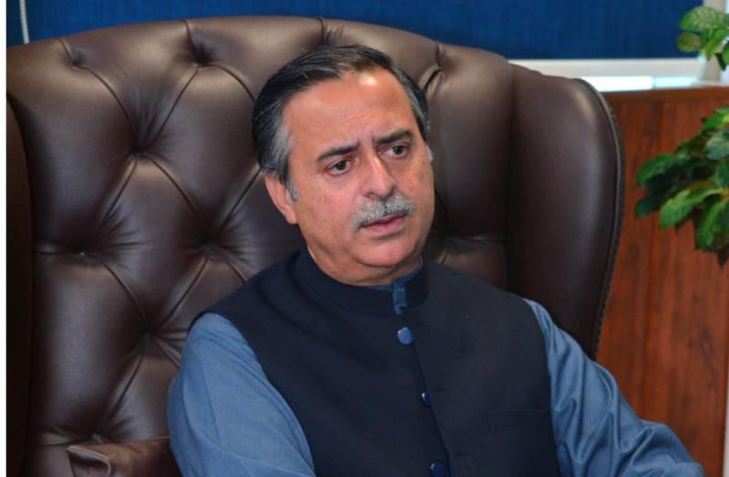 Minister examines new port locations via satellite technology