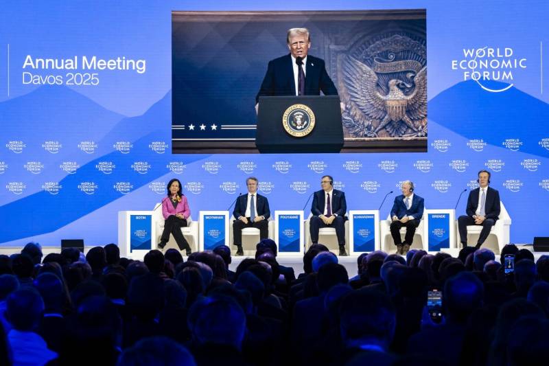 Huge lines, laughs and gasps as Trump lectures Davos elite