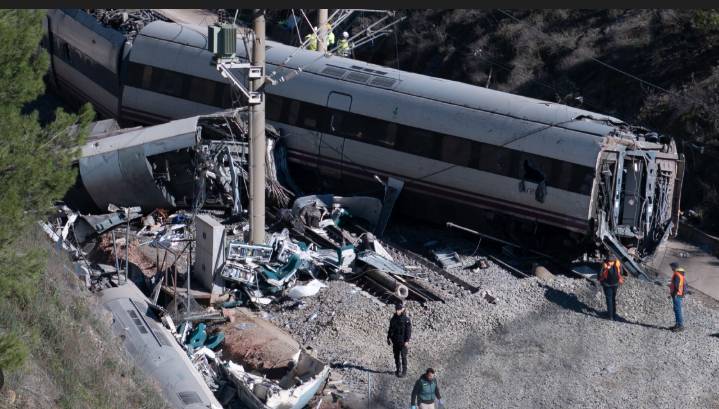 Train crash kills 1 in Spain's second deadly rail accident in days
