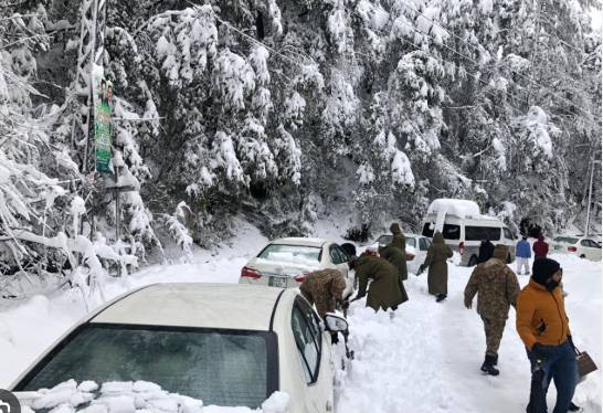 Army providing relief services to displaced Tirah residents amid snowfall