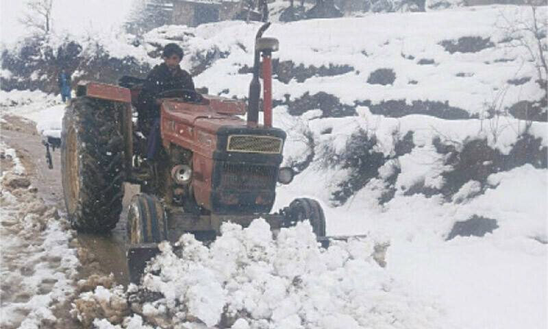 Deadline for tribesmen to evacuate KP's Tirah Valley expires tomorrow