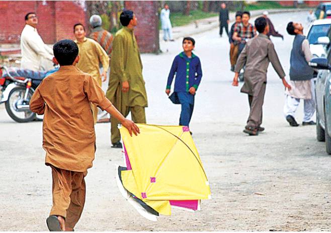 Kite-flying banned in Lahore’s parks, greenbelts