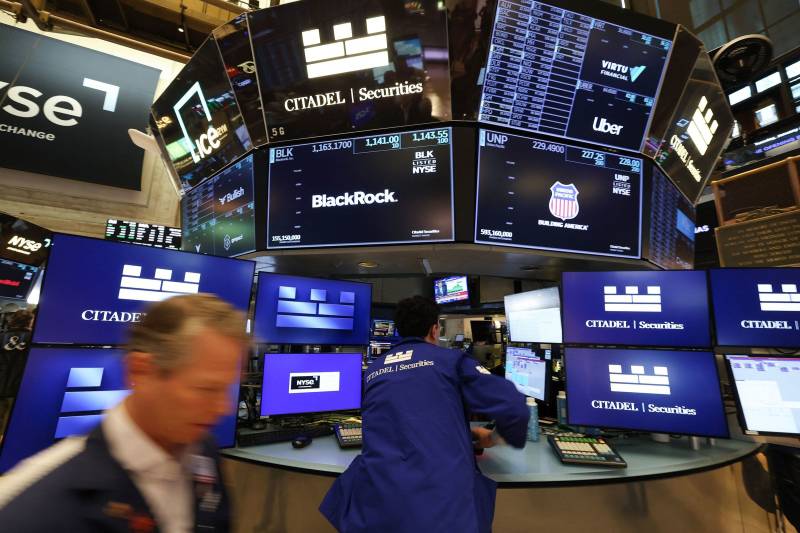 Stocks rally as Trump drops Greenland tariff threats