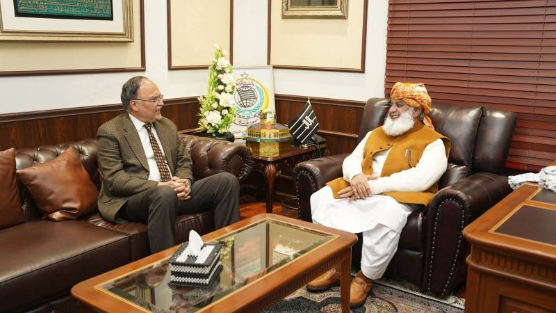 Fazl conveys concerns about Gaza peace plan to Ahsan Iqbal