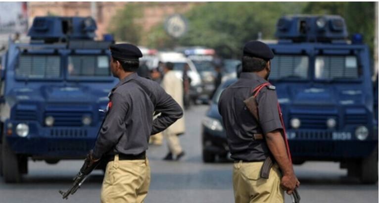SHO martyred in firing by dacoits in Shikarpur