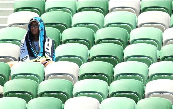 Play suspended at Australian Open over extreme heat