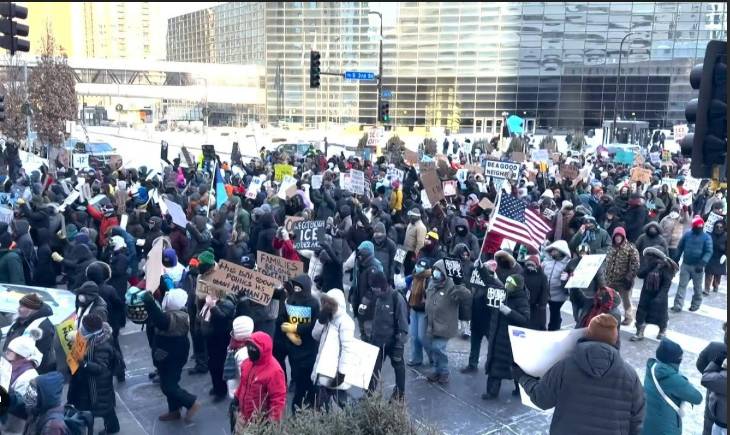 Defiant protests over US immigration crackdown, child's detention