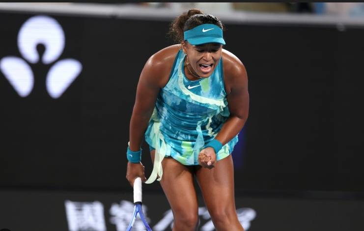 Heat triggers Melbourne chaos as Osaka out, Sinner survives