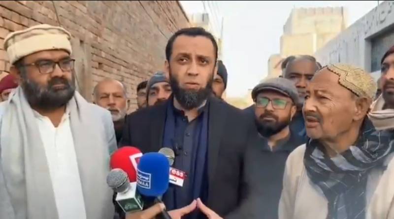 Info Minister urges KP Govt to focus on resolving public issues