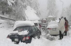 Fresh westerly wave brings more snow, rain across Pakistan