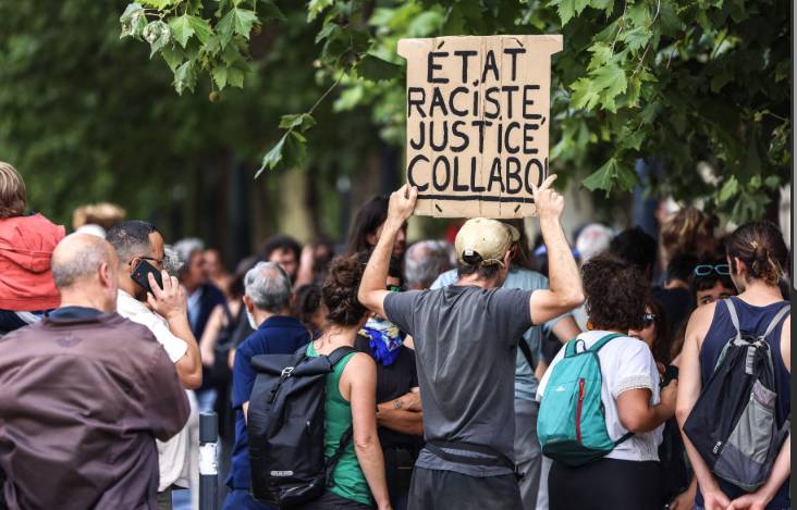 Almost half of French real estate agents enable racism: study