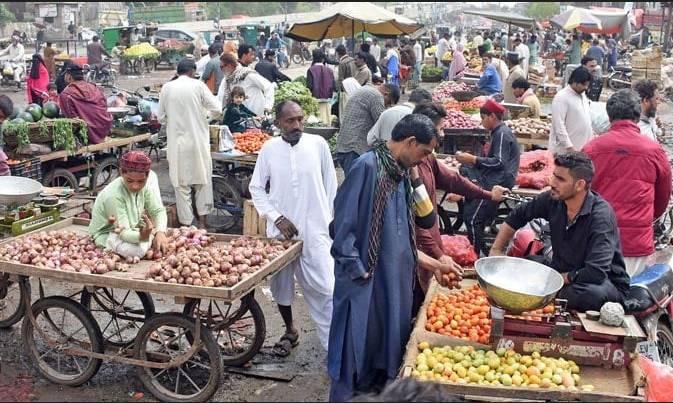 LHC judge grills DC Lahore for issuing vendors’ removal order in English