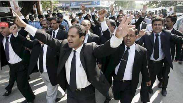 Islamabad lawyers go on strike, hold protests against Imaan, Hadi's sentencing