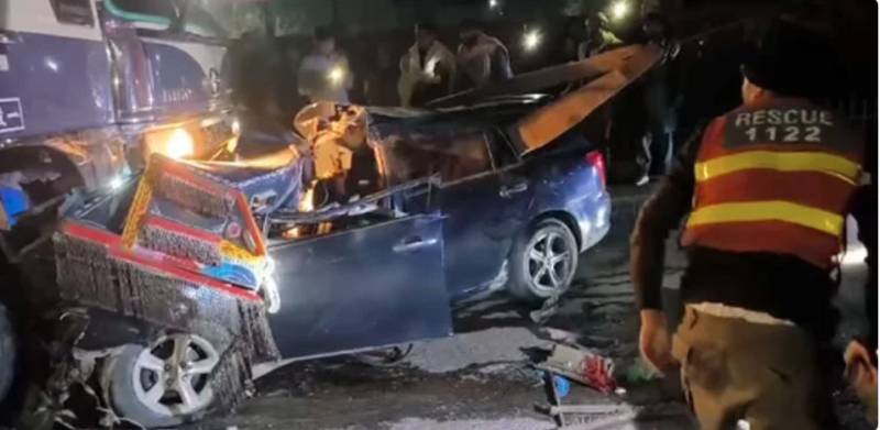 Four women among seven dead as vehicles collide in Chaghi