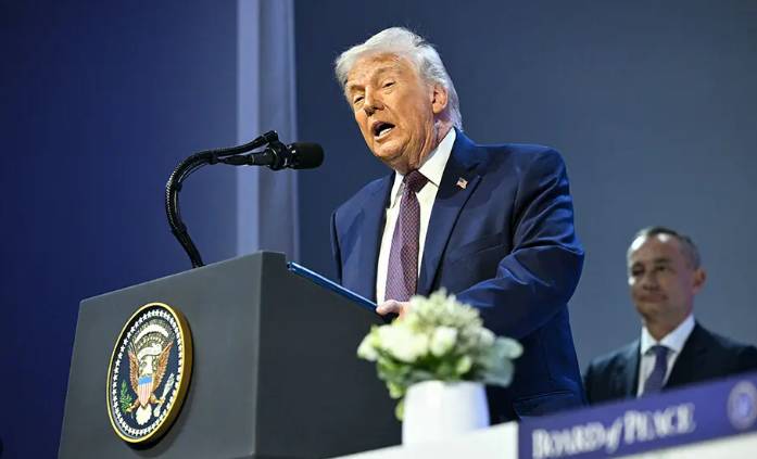 Trump says Iran wants talks as US aircraft carrier deploys