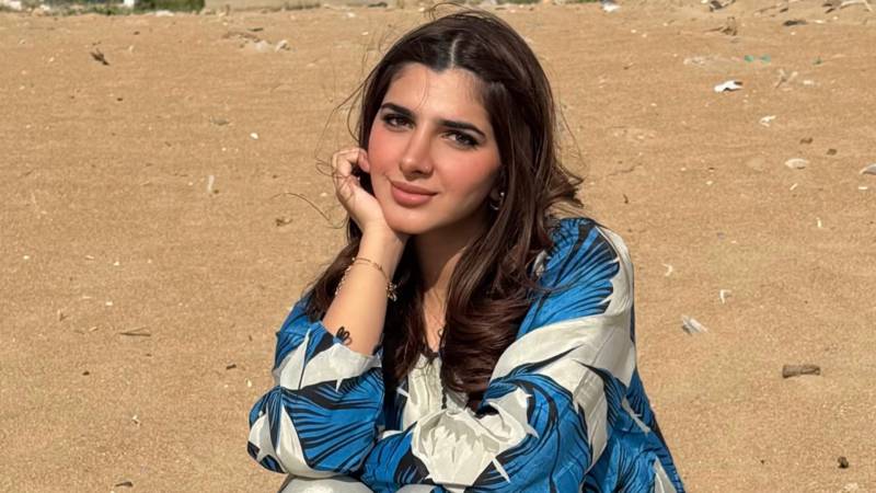 Vaneeza Sattar basks on Karachi beach