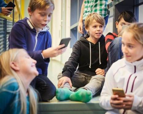Sweden plans to ban mobile phones in schools