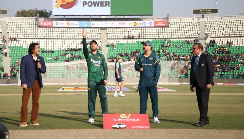 Pakistan elect to bat in first Australia T20 clash