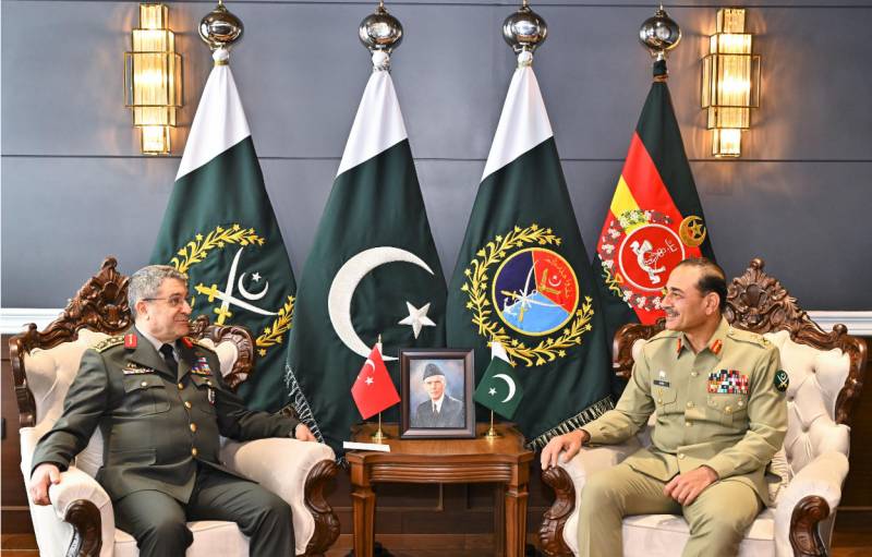 Chief of Turkish General Staff discusses defence cooperation with Field Marshal