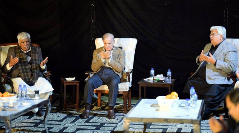 PM Shehbaz visits FBR Chairman, offers condolences on his brother’s demise  