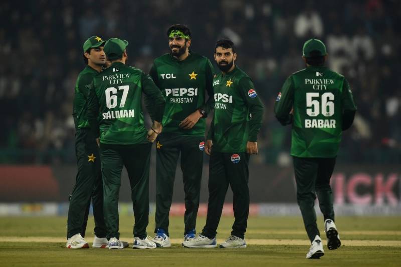 Pakistan's spinners rattle Australia to seal T20I series