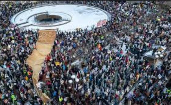 Thousands rally in Minneapolis as immigration anger boils