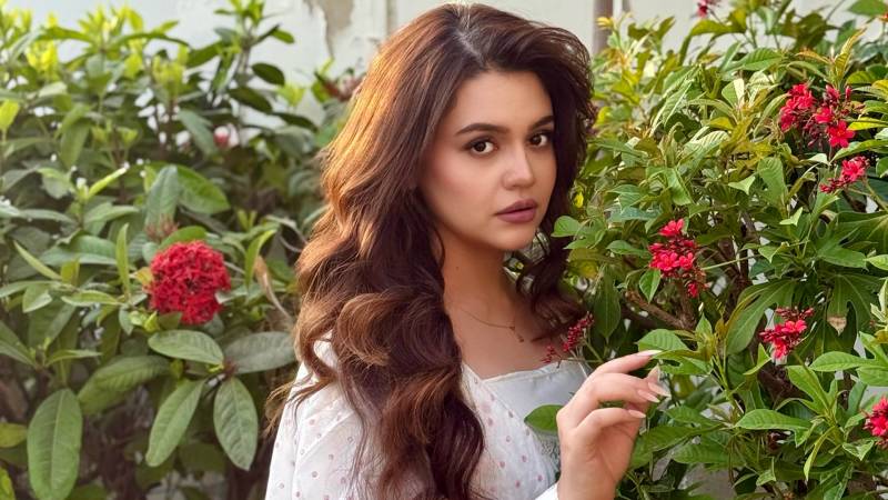 Zara Noor Abbas brings niece Alizeh into social media spotlight