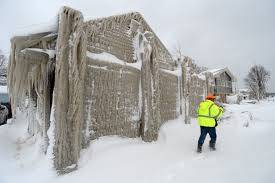 Snowstorm barrels into southern US as blast of icy weather widens