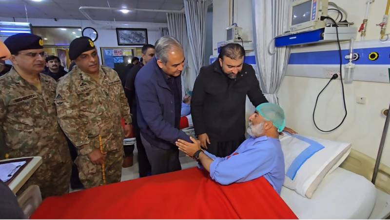 Naqvi, CM Bugti and Corps Commander visit injured personnel at CMH Quetta