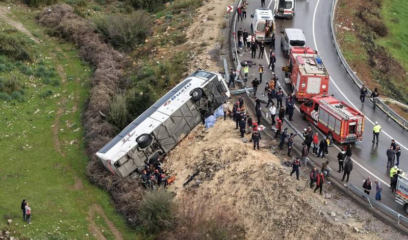 Turkey bus accident kills eight, injures 26: governor