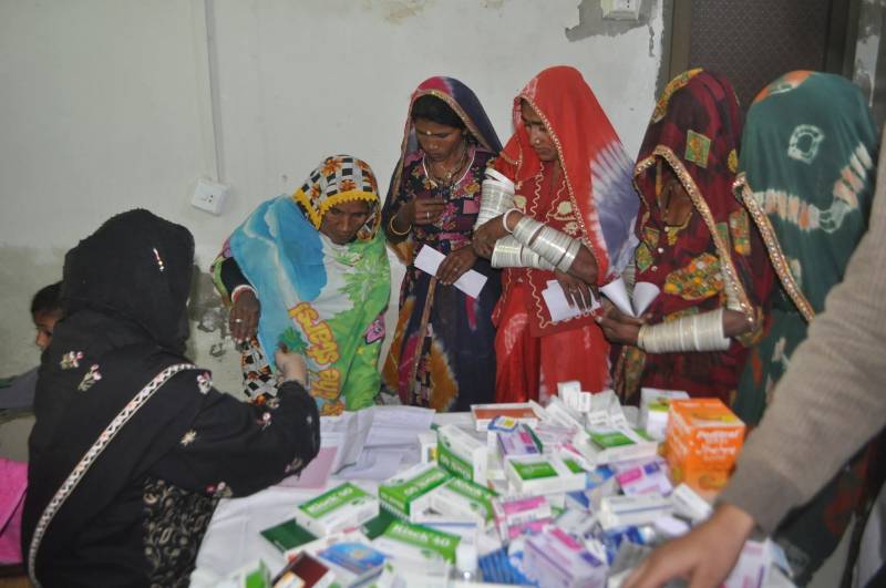 COMSTECH and University of Modern Sciences hold free medical camp for thousands in Sindh 