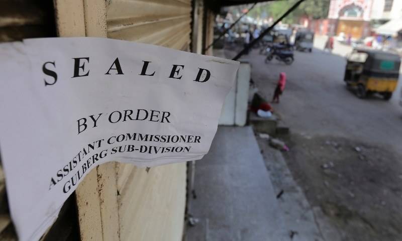 Karachi admin seals 200 shops in Hashoo Centre over fire safety violations
