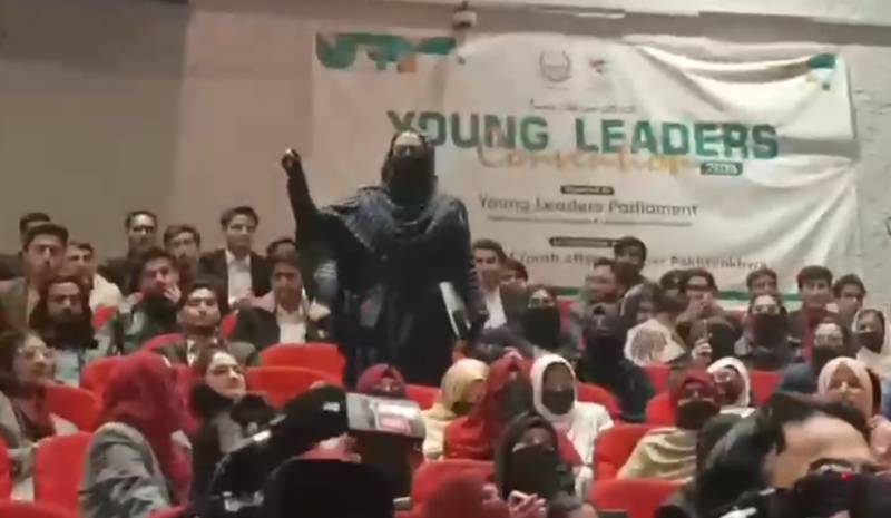 Student challenges KP CM at Young Leaders Convention, heated exchange follows