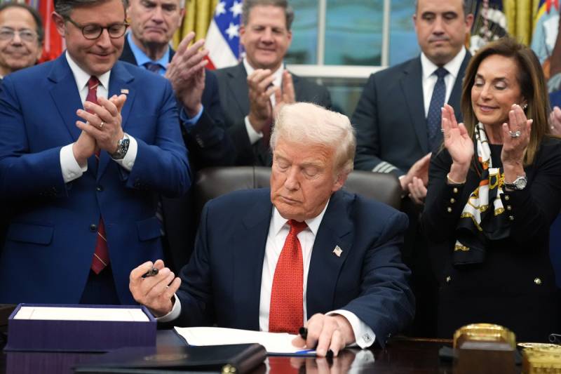 Trump signs spending bill ending US government shutdown
