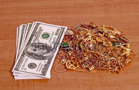 Dacoits loot 200 tolas jewellery, $100,000 cash in year’s biggest dacoity in Karachi