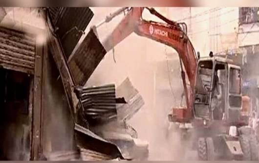 CDA launches operation in slums around QAU for vacating land