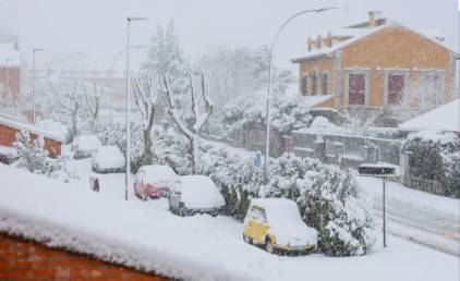 Spain evacuates thousands as 'extraordinary' rain strikes
