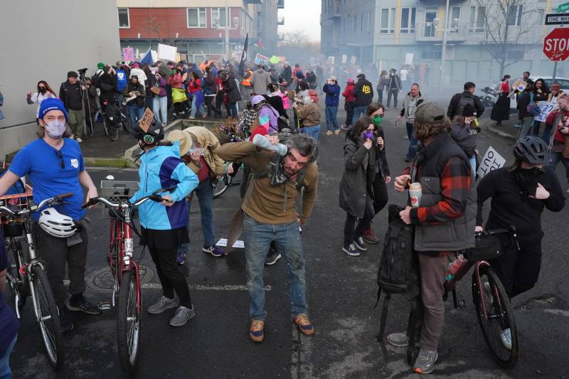 US judge blocks use of tear gas against anti-ICE protesters in Portland