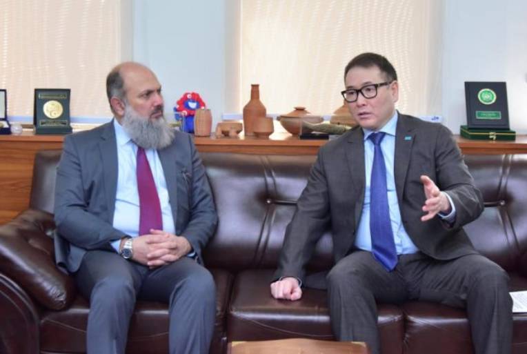 Pakistan, Kazakh ministers agree to deepen trade, investment cooperation