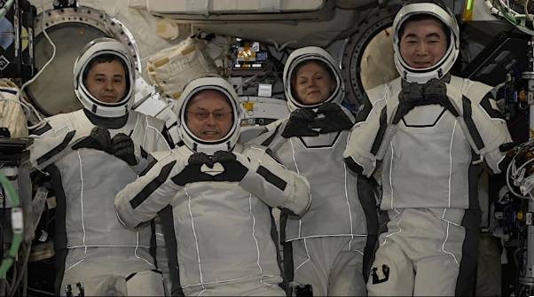 New crew set to launch for ISS after medical evacuation