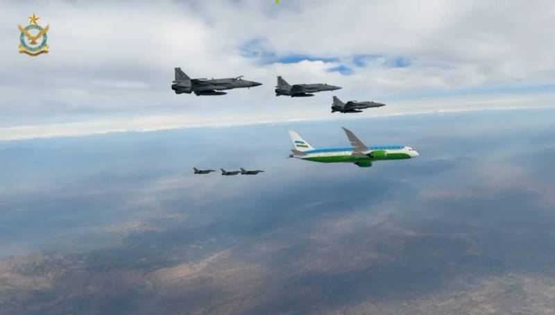 PAF fighter jets pay grand salute to Uzbek President Shavkat Mirziyoyev
